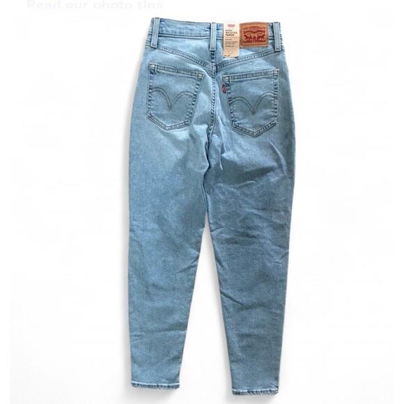Women’s NWT Levi Strauss High Waisted Mom Jean Light Wash 26” Waist 27” Inseam - Picture 6 of 7
